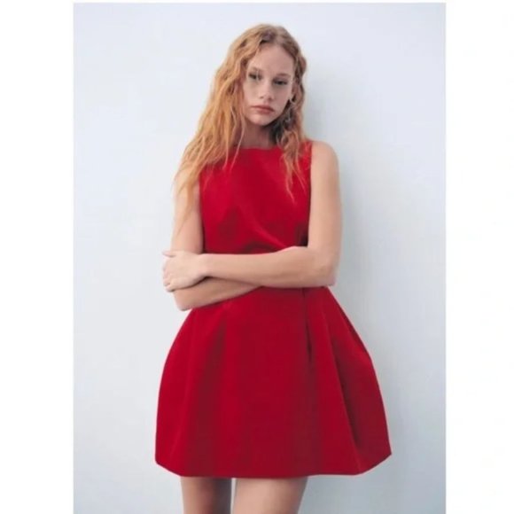 ZARA Voluminous Red Velvet Dress - Picture 4 of 9